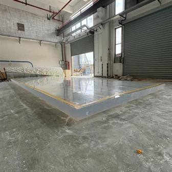 水族館用の透明なアクリル